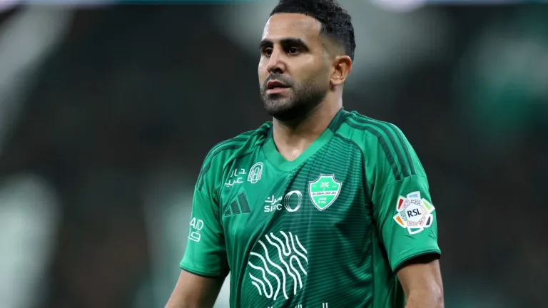 مصادرنا الخاصة الآن تكشف: رياض محرز على أعتاب الدوري التركي.. صراع شرس مع الوحدة الإماراتي