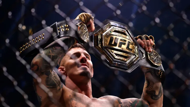 مفاجأة مدوية في UFC: أسبينال يتنازل عن لقب الوزن الثقيل بسبب مضاعفات الإصابة