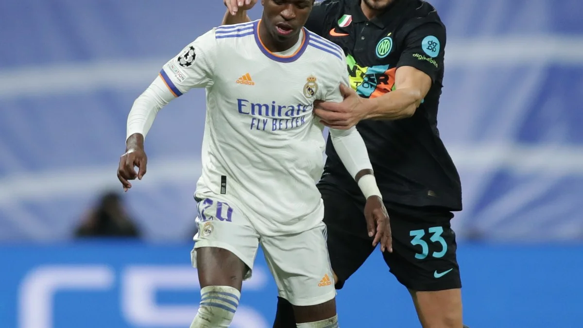 قمة الأبطال: ريال مدريد يستضيف إنتر ميلان في موقعة البرنابيو.. الموعد والقنوات والتشكيل المتوقع